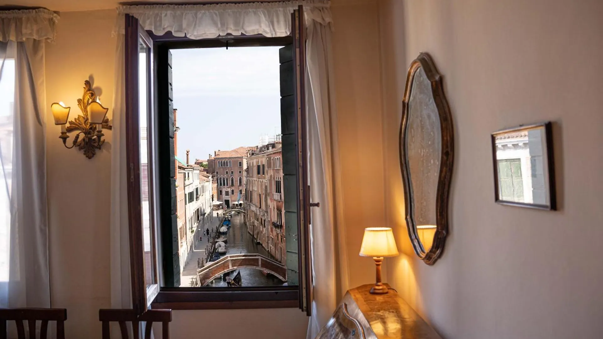 Gorgeous Apartment Behind St.Mark Square البندقية